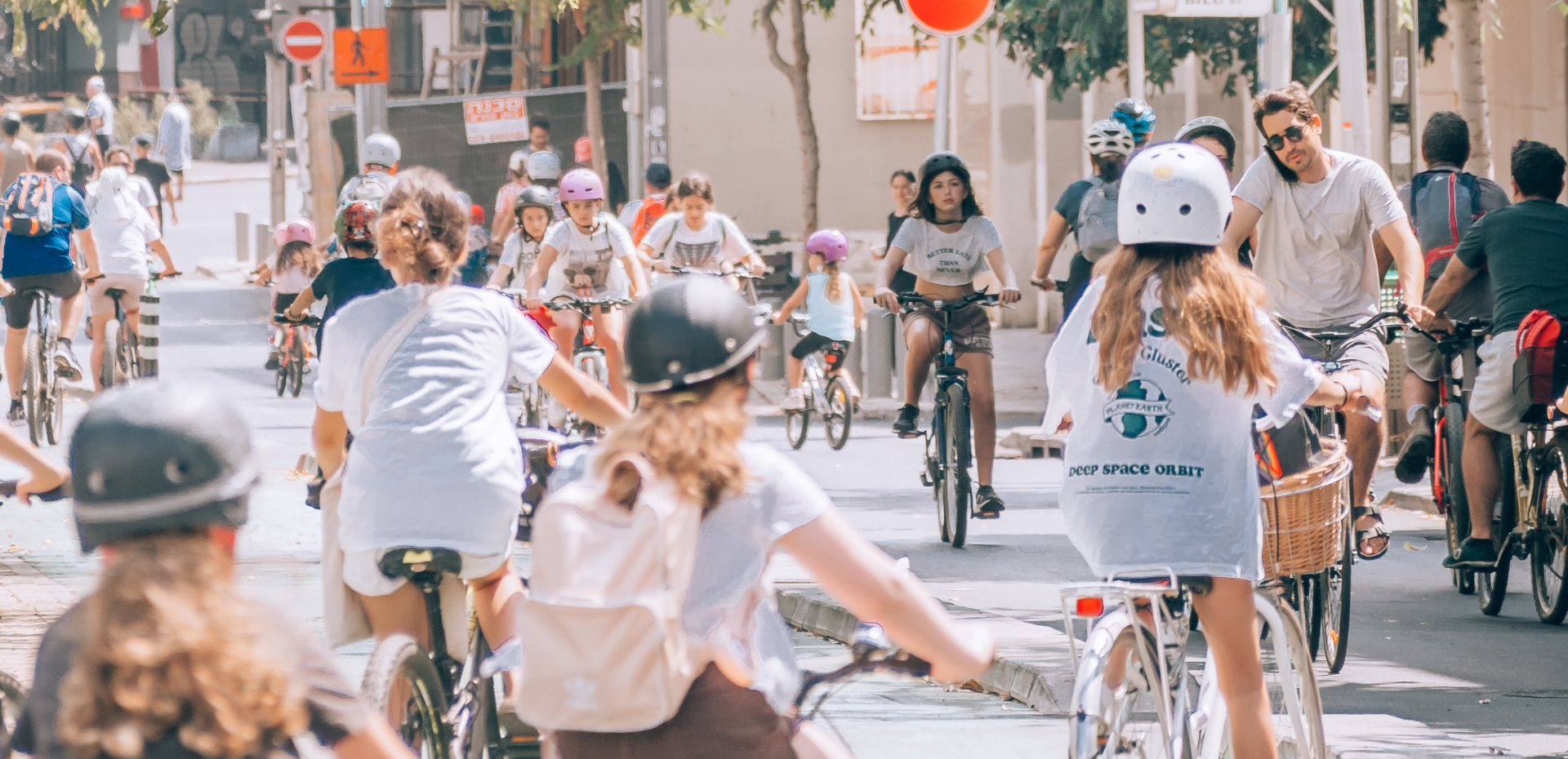 Image illustrant des personnes en vélos 